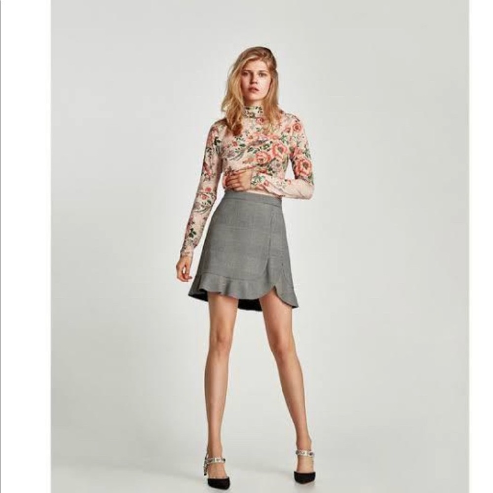 Zara ruffles mini check skirt
